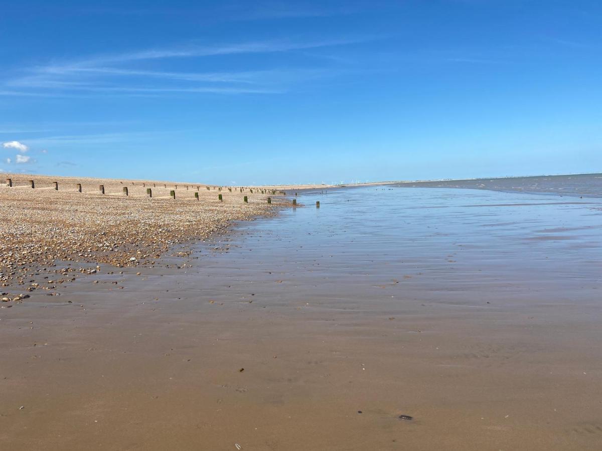 Winchelsea Beach Holiday Home - Pool & Beach Екстериор снимка