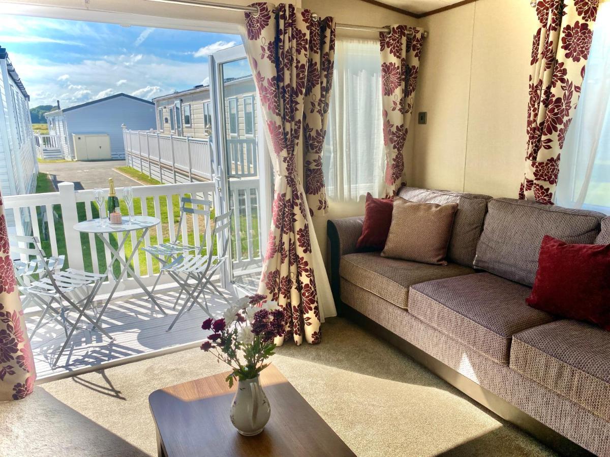 Winchelsea Beach Holiday Home - Pool & Beach Екстериор снимка